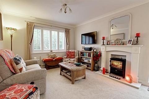 4 bedroom detached house for sale, Berkeley Close, Castlemead Village