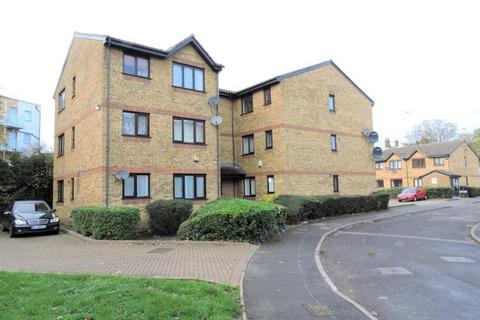 1 bedroom flat to rent - Gartons Close, Enfield