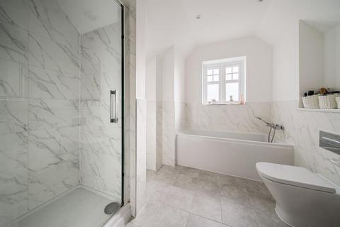 undefined, Bagshot,  Surrey,  GU19