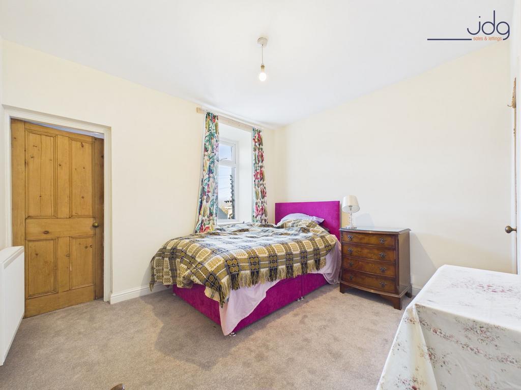 Double Bedroom with entrance to the bathroom