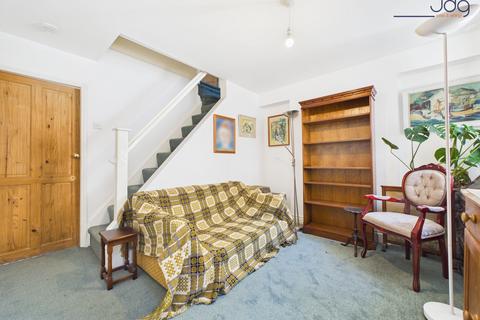2 bedroom terraced house for sale, Denis Street, Canal Quarter | A Tucked-Away Terrace by the Canal