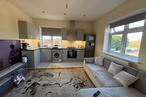 2 bedroom flat to rent, The Cherry Tree