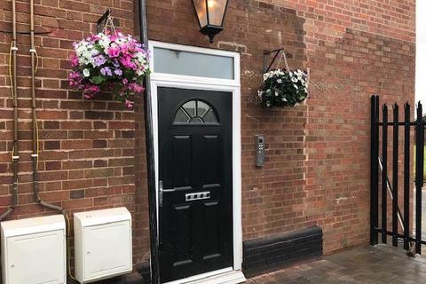 2 bedroom flat to rent, The Cherry Tree