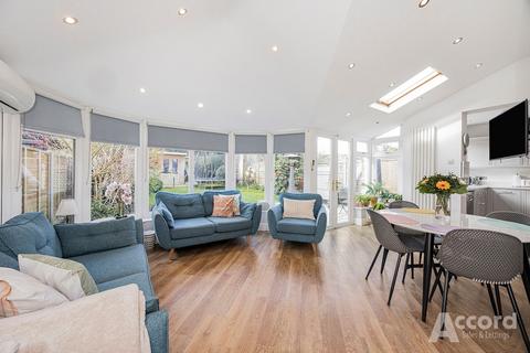 4 bedroom semi-detached house for sale, Roslyn Gardens, Romford, RM2