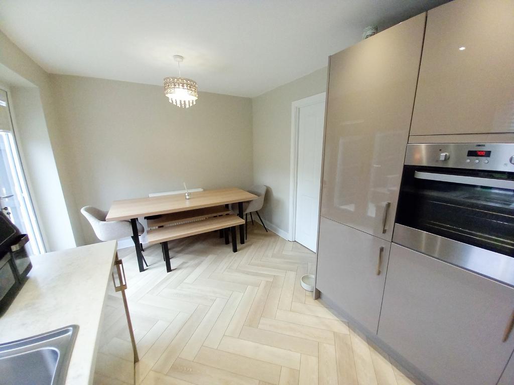 Dining kitchen