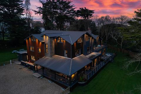 6 bedroom detached house for sale, Buxton Road, Weymouth