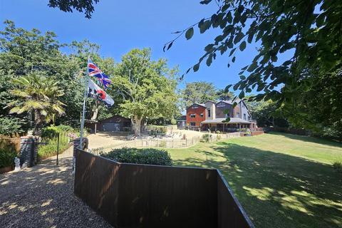 6 bedroom detached house for sale, Buxton Road, Weymouth