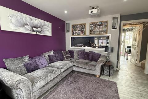 4 bedroom end of terrace house for sale, Dairy Crest Drive, Newport