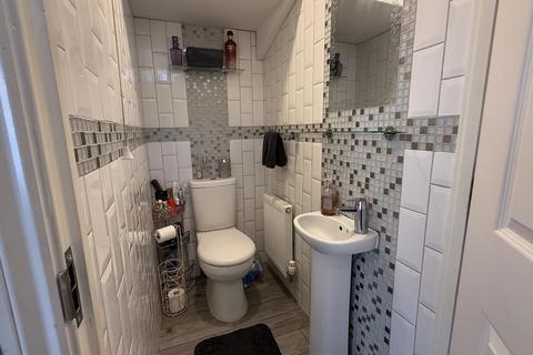 4 bedroom end of terrace house for sale, Dairy Crest Drive, Newport