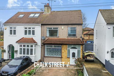 Standen Avenue, Hornchurch, RM12