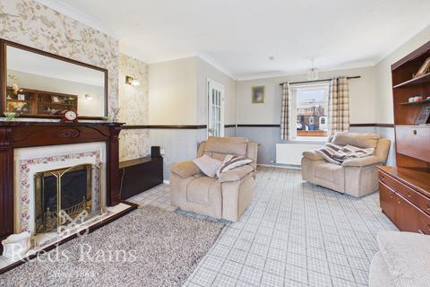 3 bedroom semi-detached house for sale, Larch Avenue, Lancashire PR6