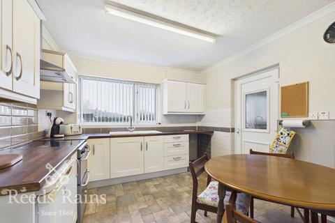 3 bedroom semi-detached house for sale, Larch Avenue, Lancashire PR6