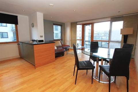 2 bedroom flat to rent, Crozier House, Leeds Dock