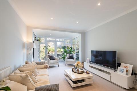 3 bedroom semi-detached house for sale, Manor Drive, London N14