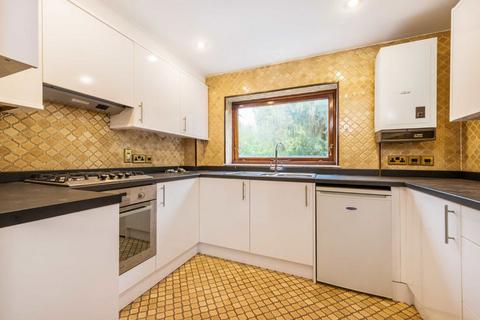 3 bedroom flat to rent, Edge Hill, London SW19