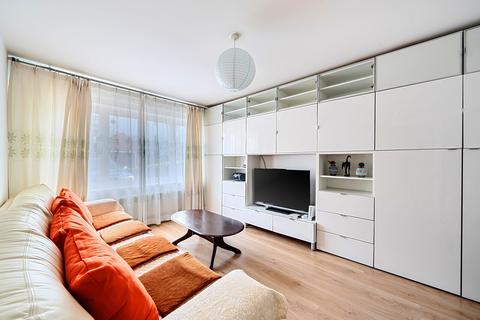 3 bedroom end of terrace house for sale, Rivett Drake Close, Guildford, GU2
