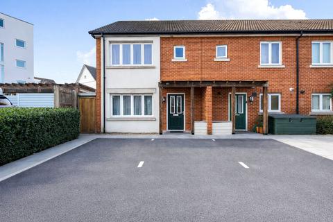 3 bedroom end of terrace house for sale, Rivett Drake Close, Guildford, GU2