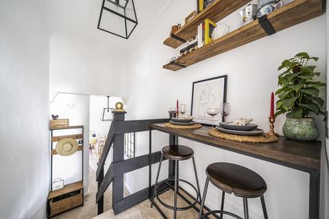 2 bedroom flat for sale, Goldsmith Road,  London,  N11