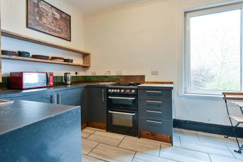 3 bedroom maisonette to rent, Thames Road, Strand on the Green, London, W4