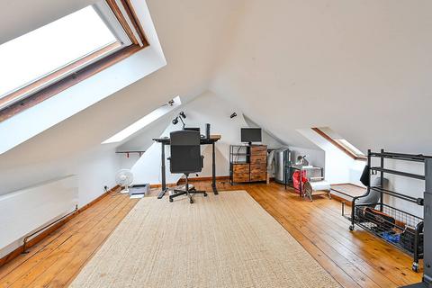 3 bedroom maisonette to rent, Thames Road, Strand on the Green, London, W4
