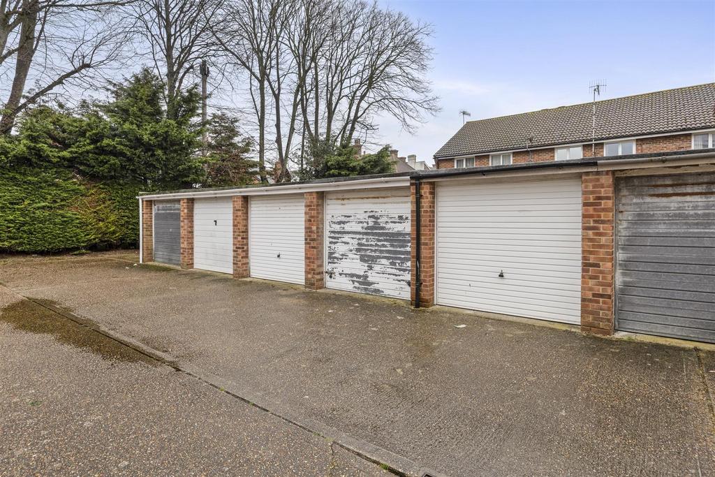 Downview Road, Westdown Court, 84-010.JPG
