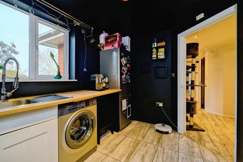 2 bedroom flat for sale, Warwick Road, Bournemouth, Dorset, BH7