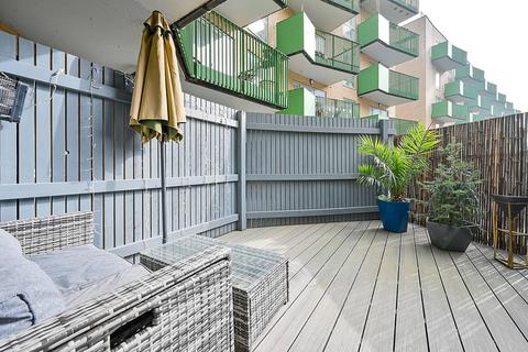 2 bedroom flat for sale, Luma Apartments, Park Royal, London, NW10