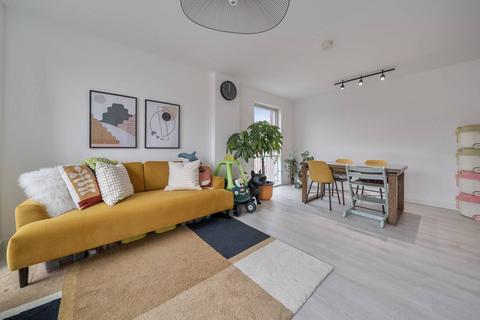 2 bedroom flat for sale, Hargrave Drive, Harrow, HA1