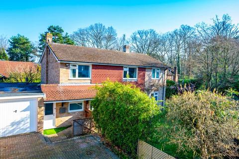 undefined, Sandy Close, Woking, GU22