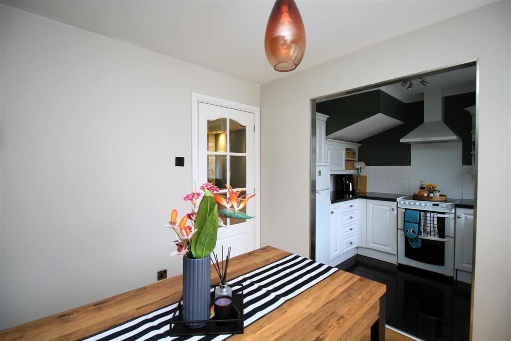 Dining area...jpg