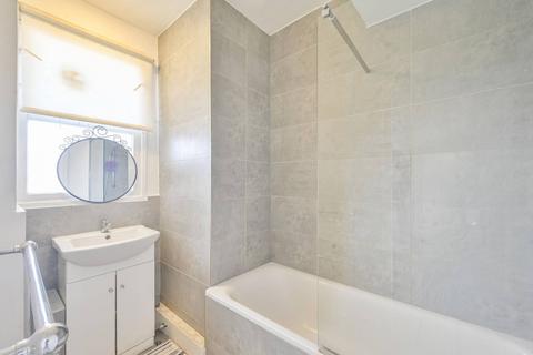 3 bedroom flat for sale, Chaucer House, Churchill Gardens, Pimlico, London, SW1V
