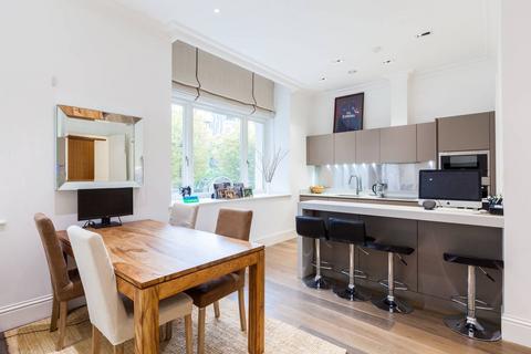 undefined, Sterling Mansions, Leman Street, Aldgate, London, E1