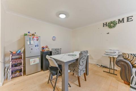 2 bedroom flat for sale, Brighton Road, Purley, CR8