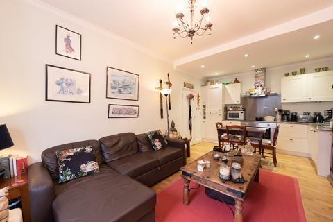 3 bedroom apartment for sale, Glenmore Road, London, NW3