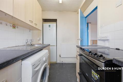 1 bedroom apartment for sale, Gardner Close, Wanstead E11