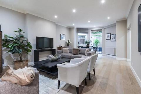 3 bedroom apartment to rent, Fitzjohns Avenue, London, NW3