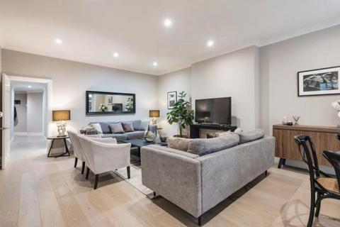 3 bedroom apartment to rent, Fitzjohns Avenue, London, NW3