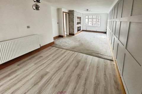 4 bedroom detached house to rent,  Ecton Court, Doncaster DN3