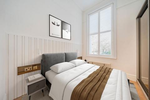 1 bedroom flat for sale, Holland Park Gardens, LONDON W14
