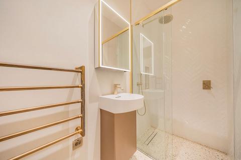 1 bedroom flat for sale, Holland Park Gardens, LONDON W14