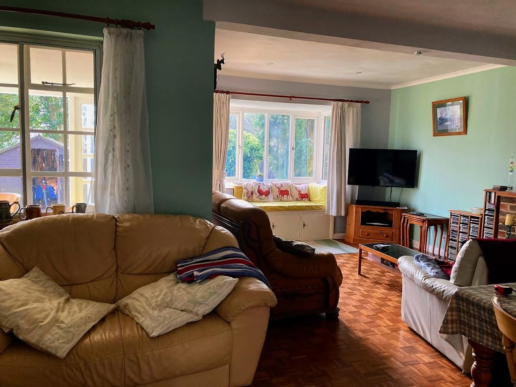 Sitting room 1 of 2