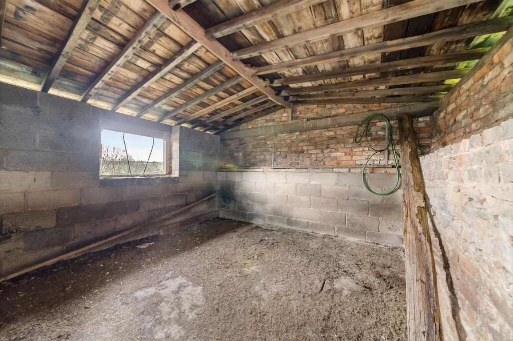 Field stable