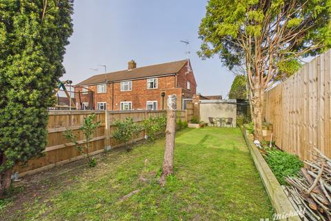 2 bedroom maisonette for sale, Churchill Avenue, Aylesbury