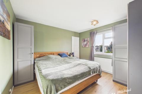 2 bedroom maisonette for sale, Churchill Avenue, Aylesbury