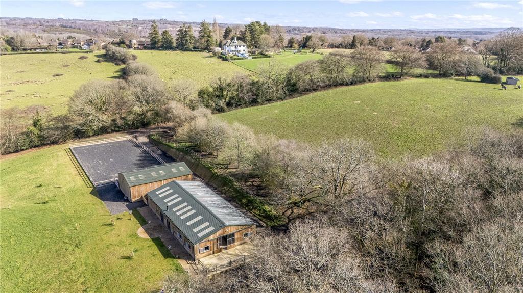 Barns and Manege