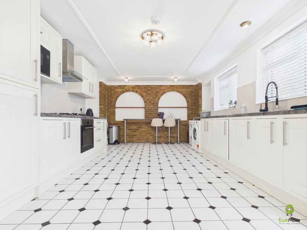 Presented by James at Ewe Move Bexleyheath and Dart