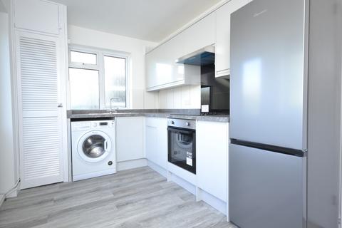 2 bedroom maisonette to rent, High Street West Wickham BR4