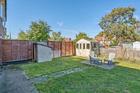 2 bedroom maisonette to rent, High Street West Wickham BR4