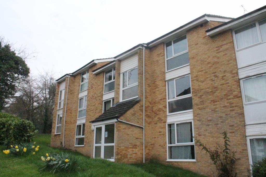 Newly Refurbished One Bedroom Ground Floor Flat