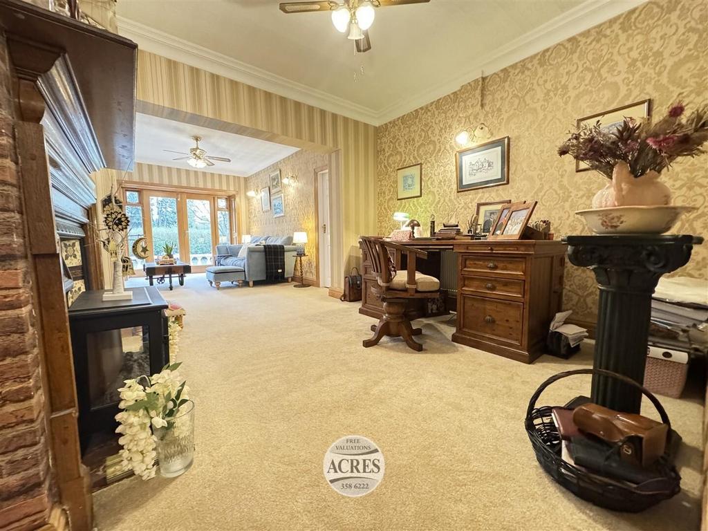 IMG 6075 (Large).jpg